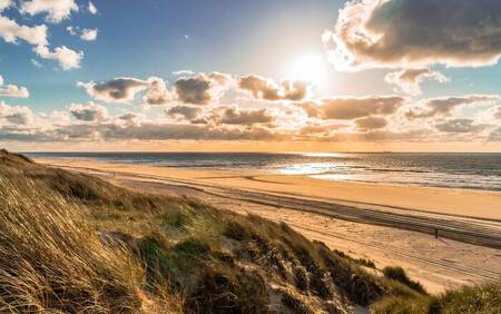 Het Noordzeestrand vlakbij Résidence Terschelling