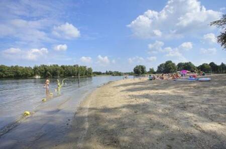 Strand aan het Esmeer bij vakantiepark Topparken Recreatiepark het Esmeer