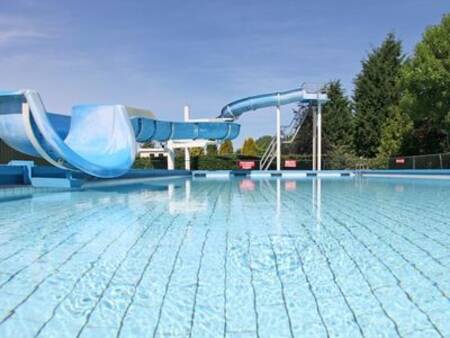 Buiten zwembad op Vakantiecentrum 't Schuttenbelt