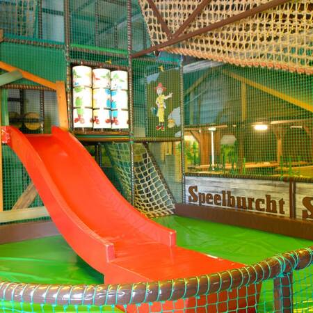 Indoorspeeltuin "Speelburcht" van Veluwecamping De Pampel